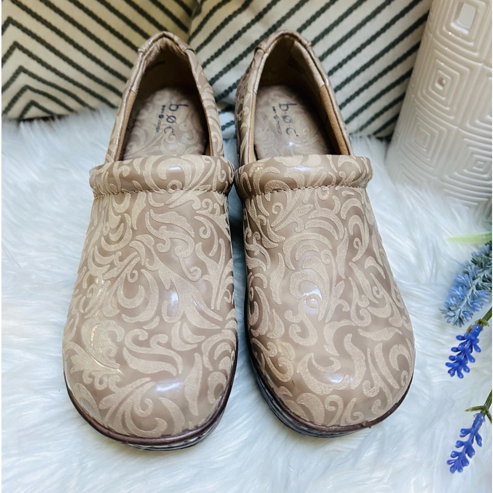 BORN Original Concept Peggy Taupe Tooled Patent Clog